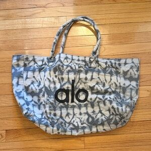 ALO Yoga Gray and White Tote Bag